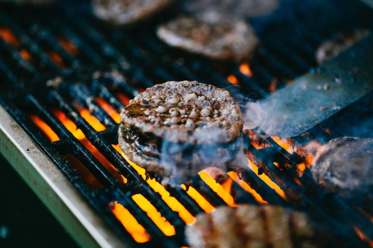comida, carne, a la parrilla, filete, carne de vaca, gastrónomo, parilla, comida, cena, parrilla, delicioso, almuerzo, filete, fondo, medallones, asado, asado, hamburguesa, rojo, primer plano, restaurante, sabroso, cocina, plato, comer, cocido, blanco, salsa, barbacoa, jugoso, fresco, porción, pimienta, medallón, caliente, cerdo, aislado, frito, corte, nutrición, cocina, rebanado, rebanada,